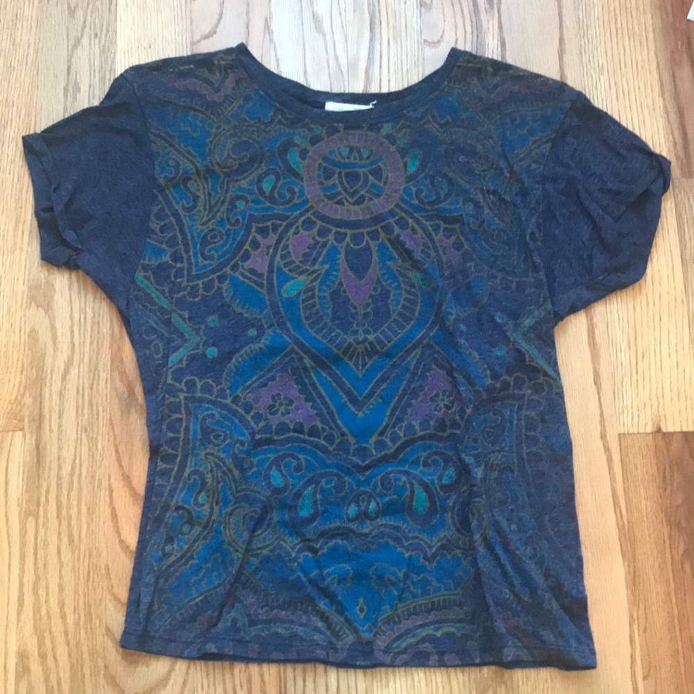UO Tribal Print T-shirt M